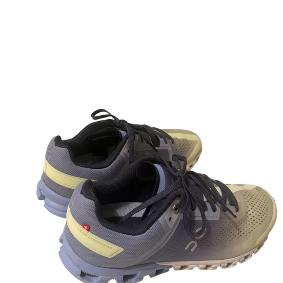 On Running Shoes in purple, yellow and Gray - Picture 4 of 16